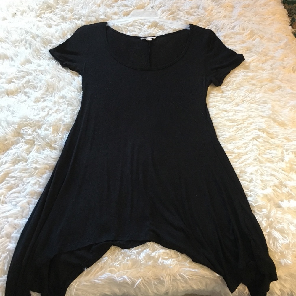 𝗕𝗹𝗮𝗰𝗸 𝗙𝗹𝗼𝘄𝘆 𝗦𝗵𝗶𝗿𝘁